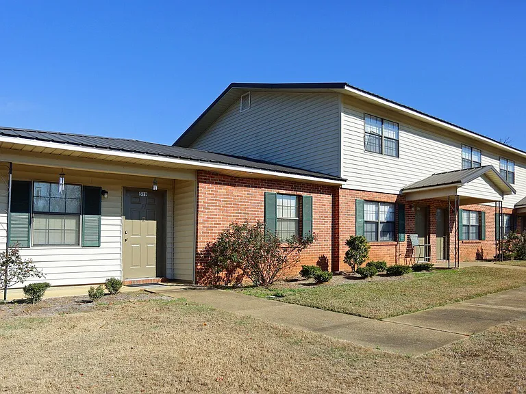 103 Pecan Ln #103 — Photo 1