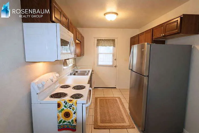 Building Photo - 1006 N Pueblo Dr #1006