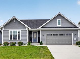 1350 Arrowood CIRCLE W W, Oconomowoc, WI 53066