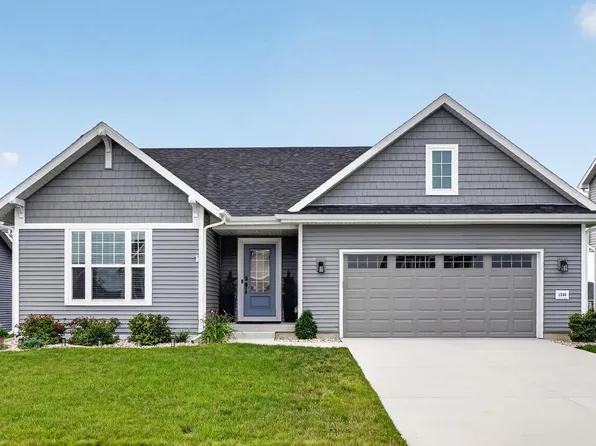 1350 Arrowood CIRCLE W W, Oconomowoc, WI 53066
