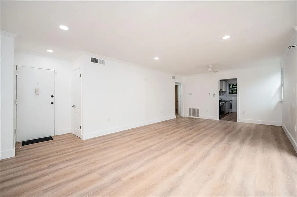 120 Alden Ave NW — Photo 2
