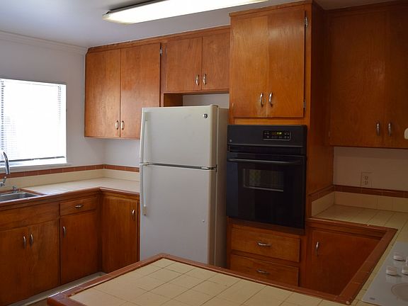 5th image of 512 Clover St APT A