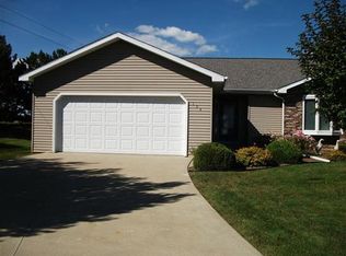 194 Timber Ridge Dr, Vassar, MI 48768