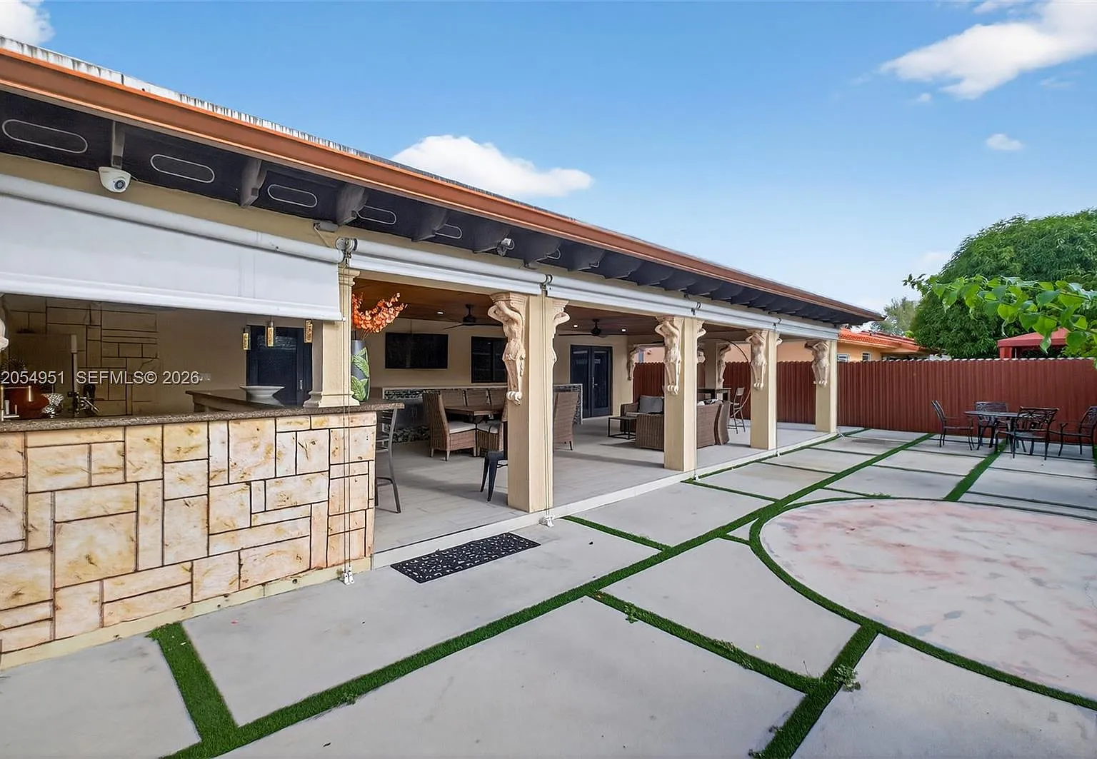 3 bed, 2.5 bath, $4,200 — Photo 1
