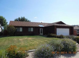 560 Meadow View Dr, Susanville, CA