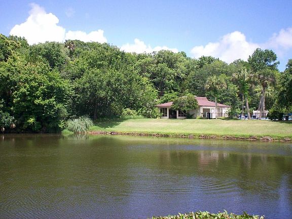 2nd image of 517 Lakebridge Dr