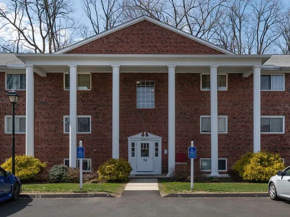 72 Barrett St Unit 212, Northampton, MA 01060