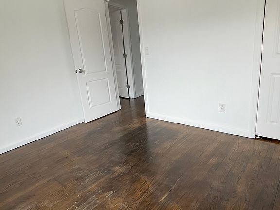 3rd image of 367 Bradley Ave Floor 2