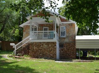 906 Beverly Ave, Neosho, MO 64850