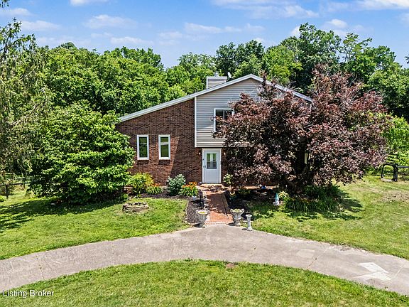2nd image of 216 Shakeland Dr