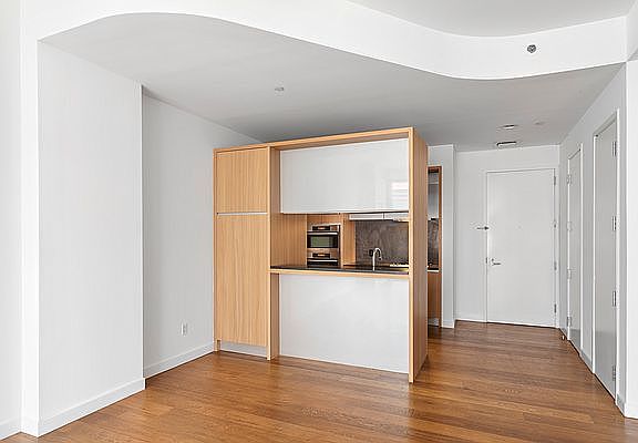 4th image of 311 W Broadway APT 6C