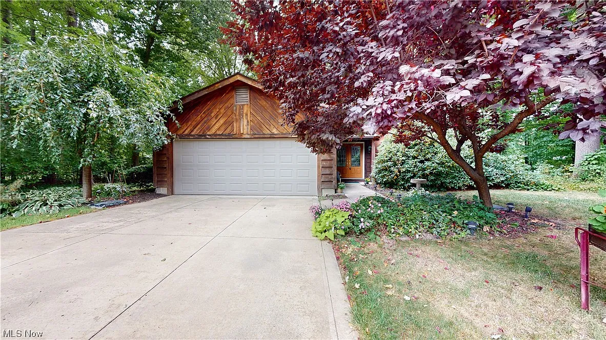 9280 Trillium Ln photo 1