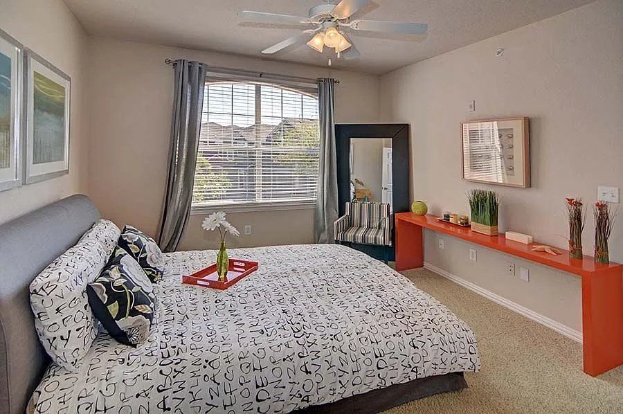 Lakepointe Residences — Photo 4