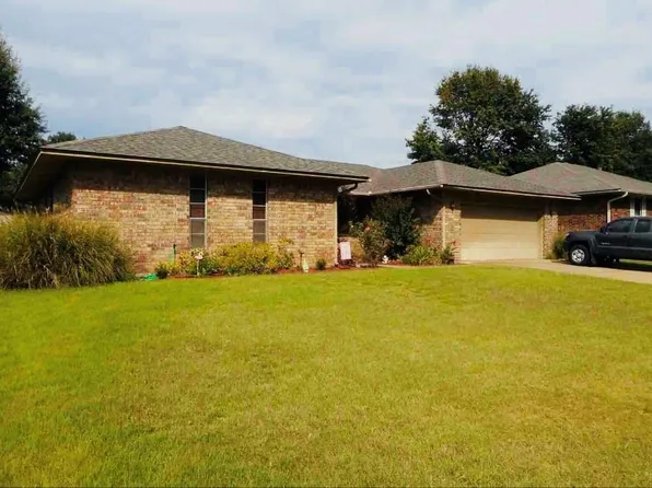 3208 S 57th St, Fort Smith, AR 72903