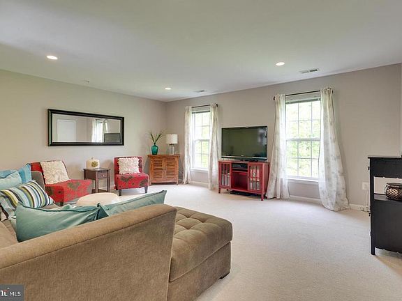 3rd image of 13670 Palmetto Cir