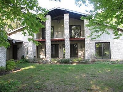 1st image of 8 Hopewood Dr