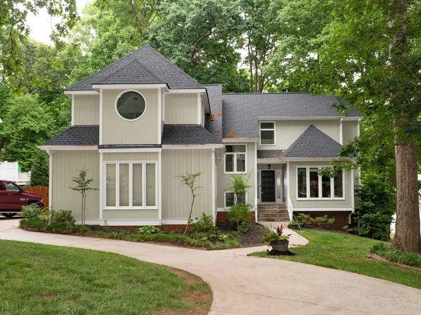 813 Vestavia Woods Dr, Raleigh, NC 27615