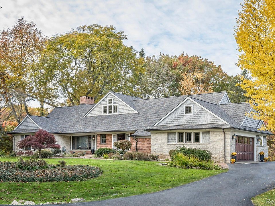 1st image of 1898 W Tahquamenon Ct
