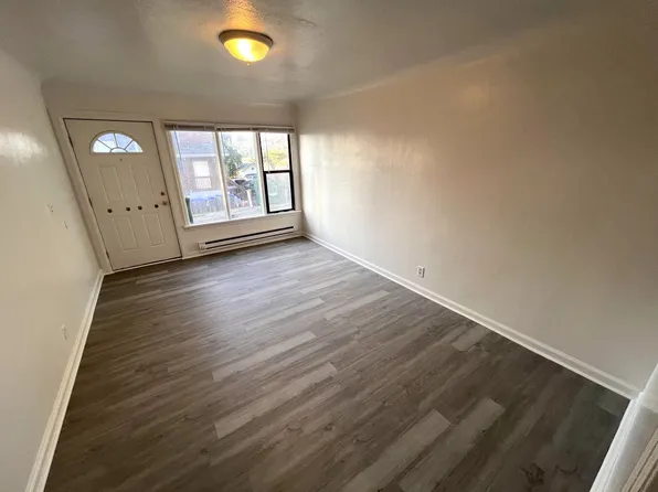 41511th, 415 11th Street Pl APT 2, Bremerton, WA 98337