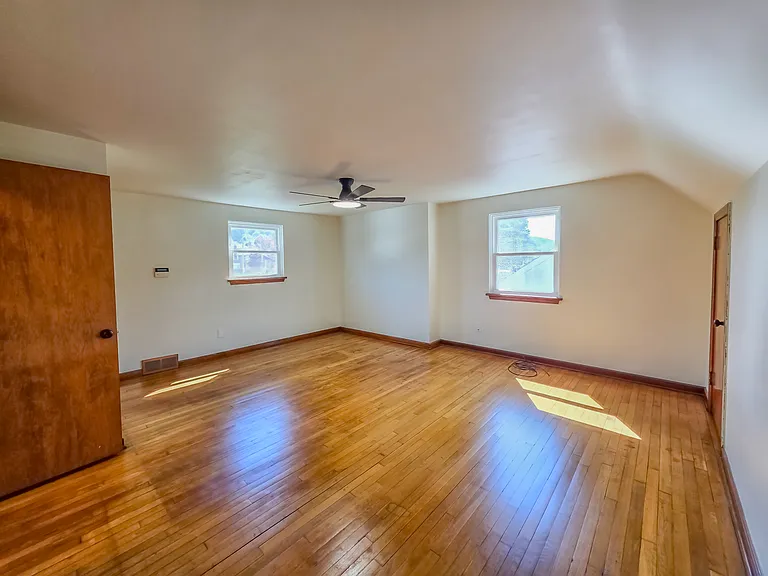 1323 Lincoln Way — Photo 24