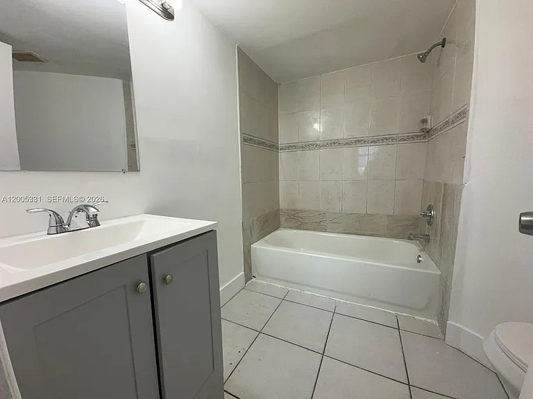 215 Lake Pointe Dr #113 — Photo 9