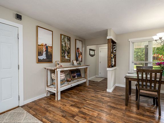 4th image of 618 Phelps St E