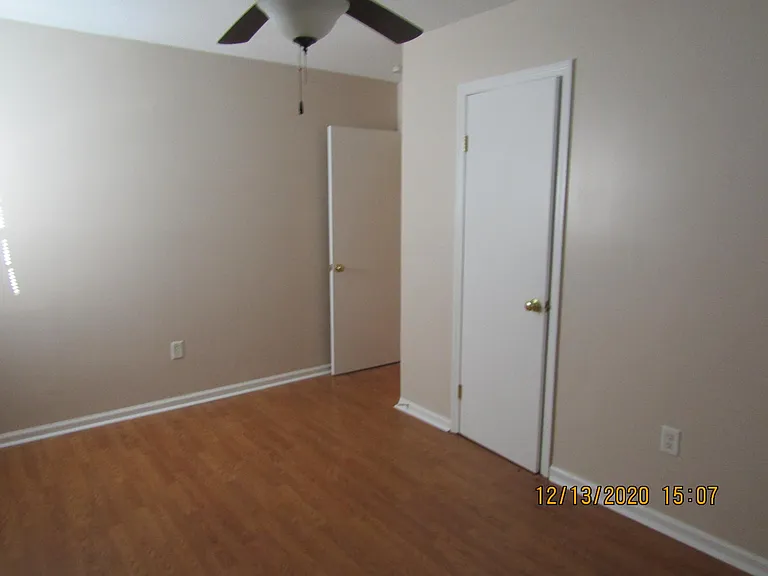 105 Bee St — Photo 6