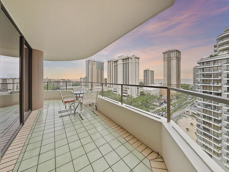 1910 Ala Moana Blvd #13A — Photo 5