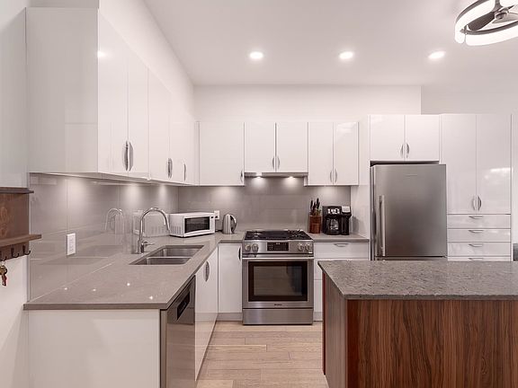 2nd image of 2666 Duke St #404