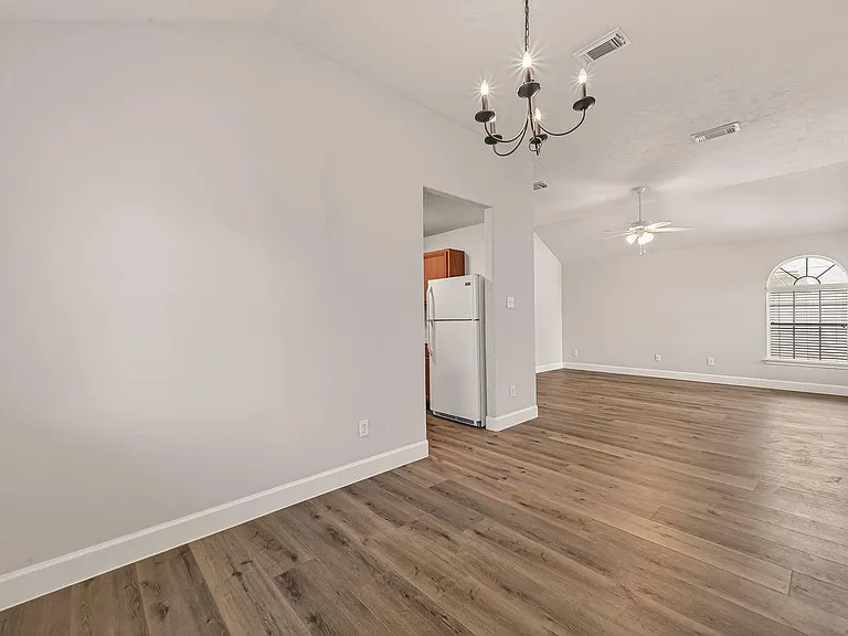 6739 Windy River Ln — Photo 7