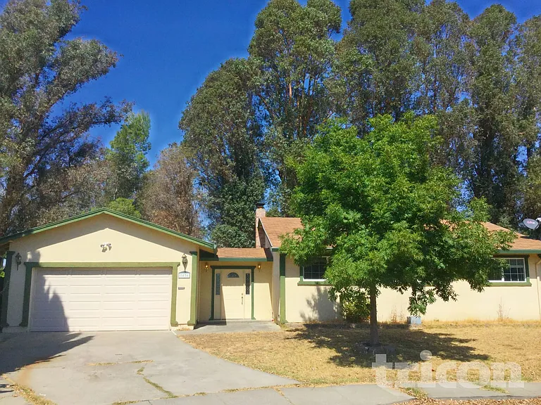 1036 Nightingale Ct — Photo 1