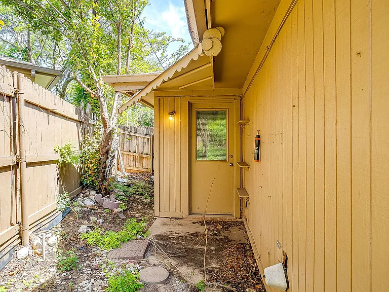 4517 Compass Ct — Photo 16