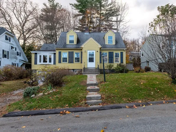 15 Wildrose Ave, Worcester, MA 01602