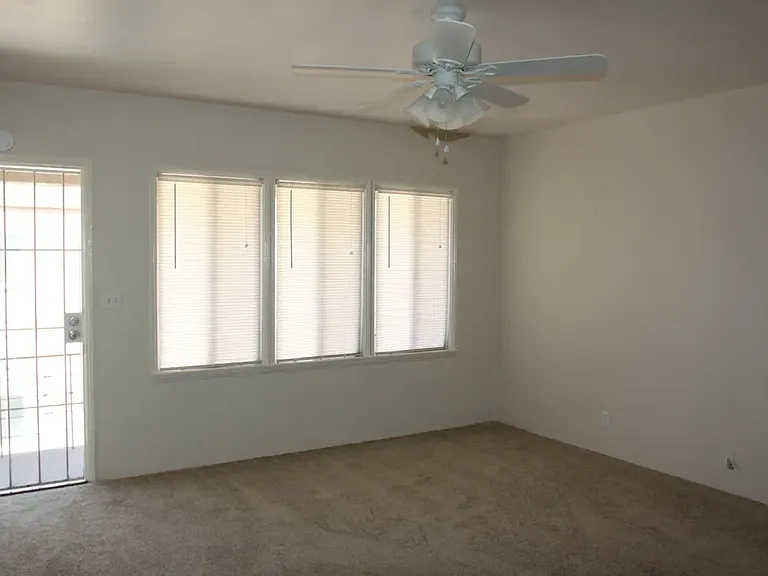 620 E Carson St #C — Photo 5
