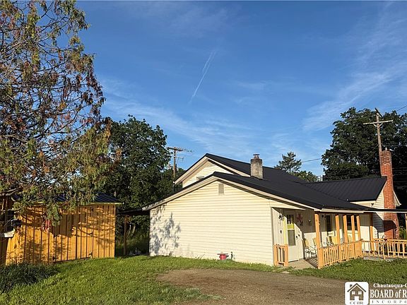 5th image of 124 Williams St