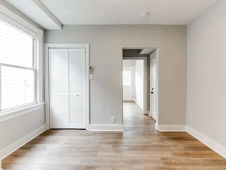 Great Renovated Two Bedroom Apt in the Heart of Church Hill — Photo 9