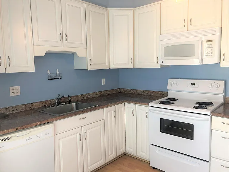 3033 Ellenwood Dr — Photo 6