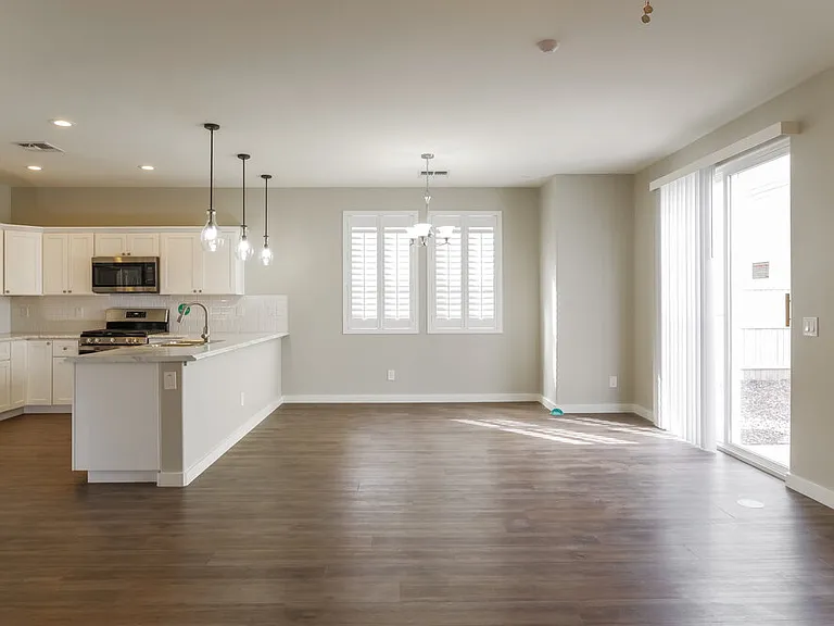 3218 W Glendale Ave #37 — Photo 4