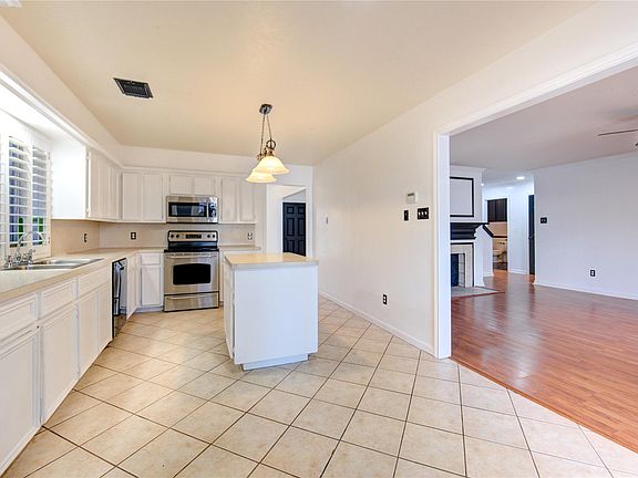 4th image of 5931 Thom Rd