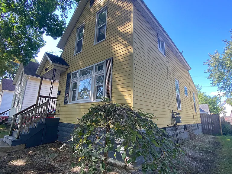 1111 Lincoln Ave NW — Photo 20