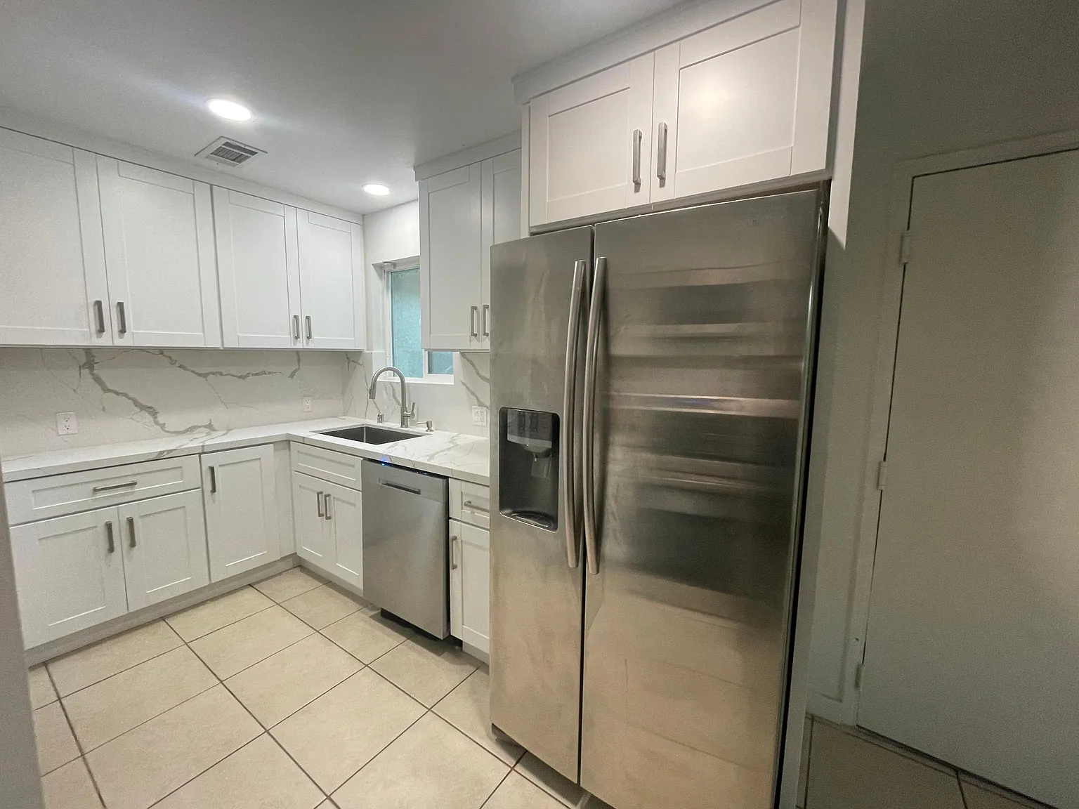 8761 Woodley Ave — Photo 3