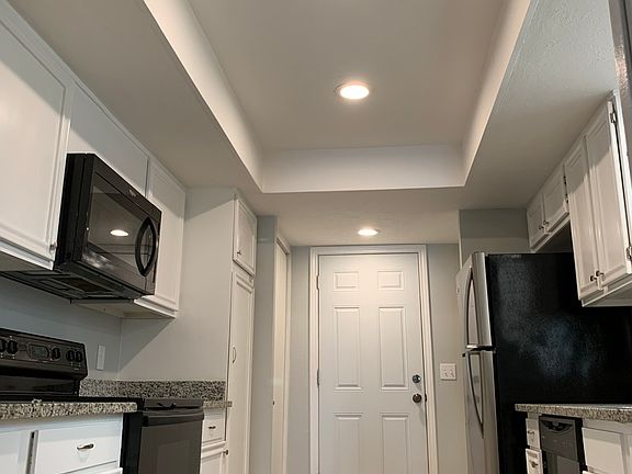 4th image of 82 Townhouse Ln #1