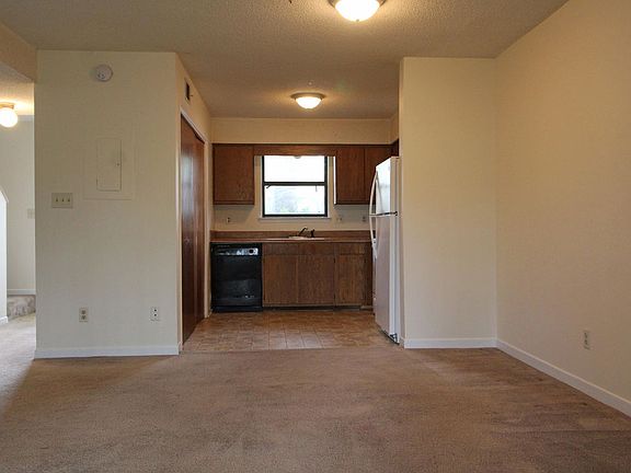 5th image of 23 Wright Pkwy NW #C