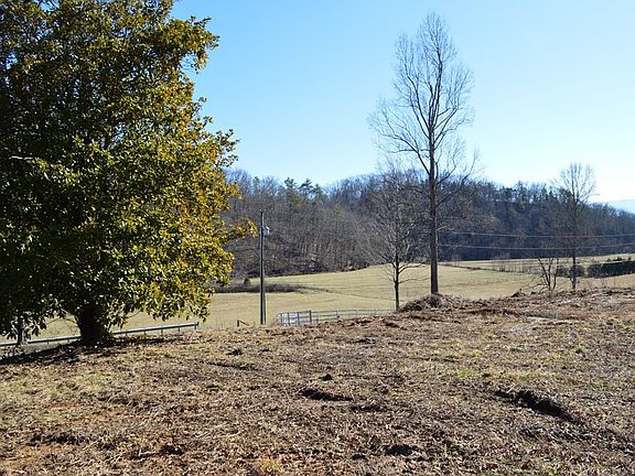 4th image of 270 White School Rd #2