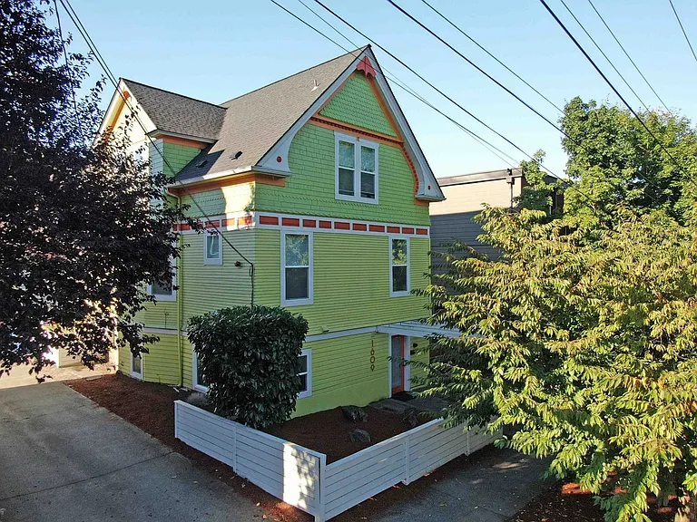1609 E Columbia St — Photo 20