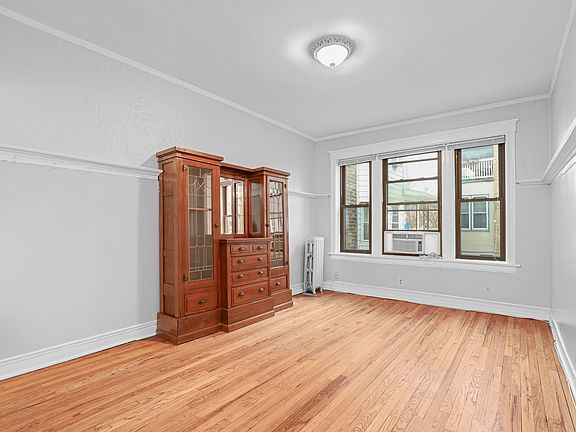 3rd image of 1406 W Melrose St #1