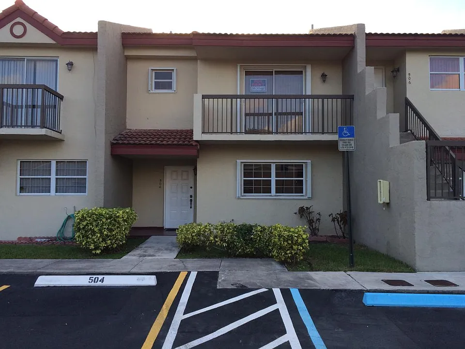 6410 SW 130th Ave #504