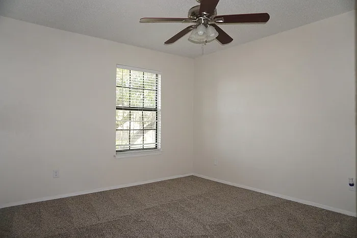 2609 Hamilton Dr — Photo 20