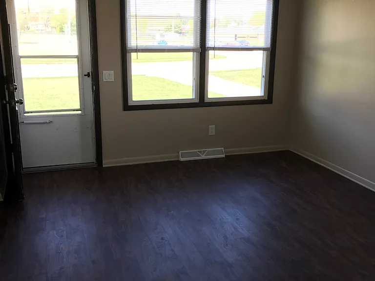 2114 Kenyon St #C — Photo 12