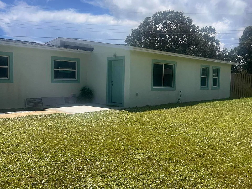 511 Palm Ave